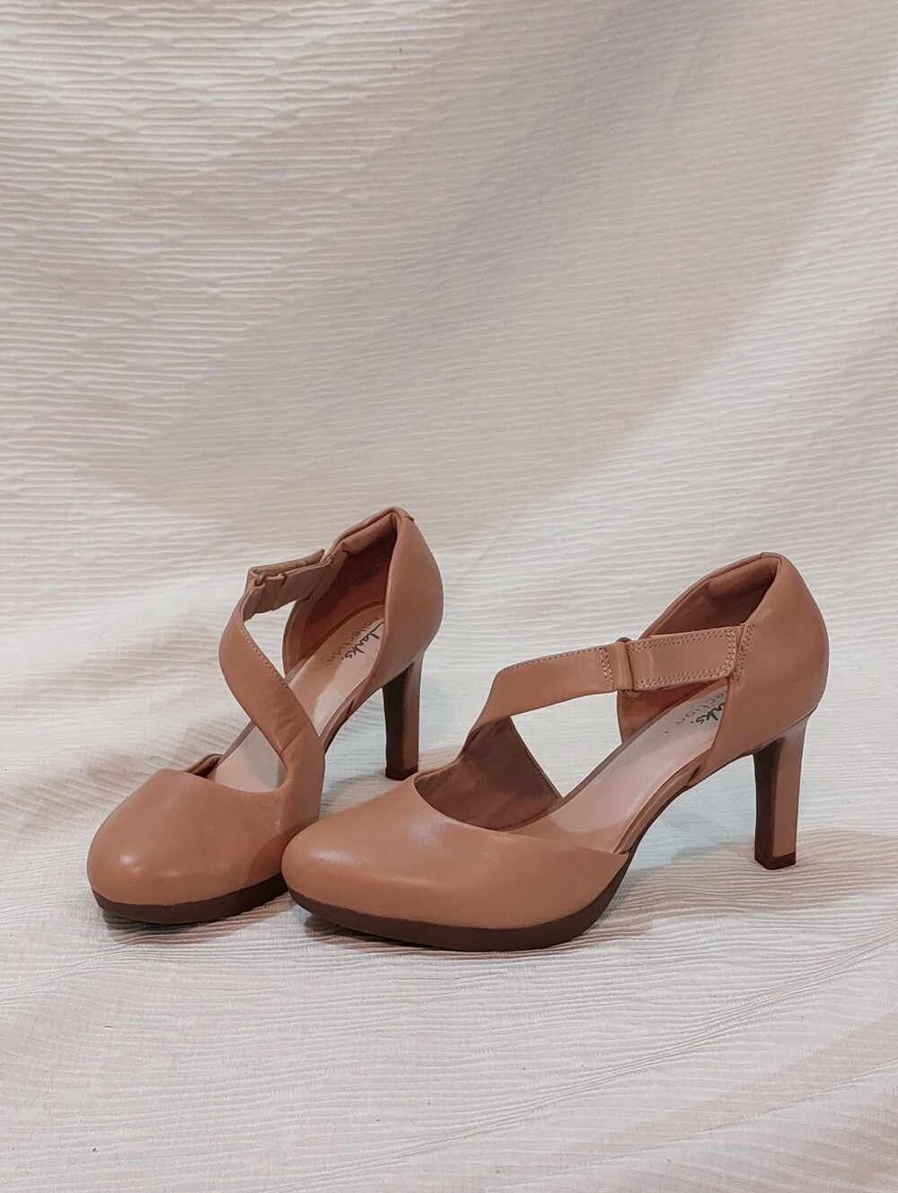 Clarks Nude Crisscross Ankle-Strap High Heels Size 8
